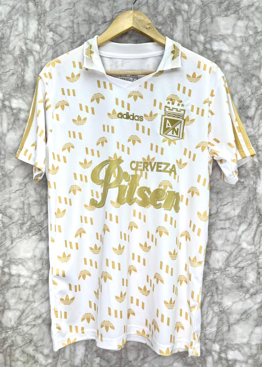 Camisa Atlético Nacional Blanca Dorada Retro – Sponsor Cerveza Pilsen